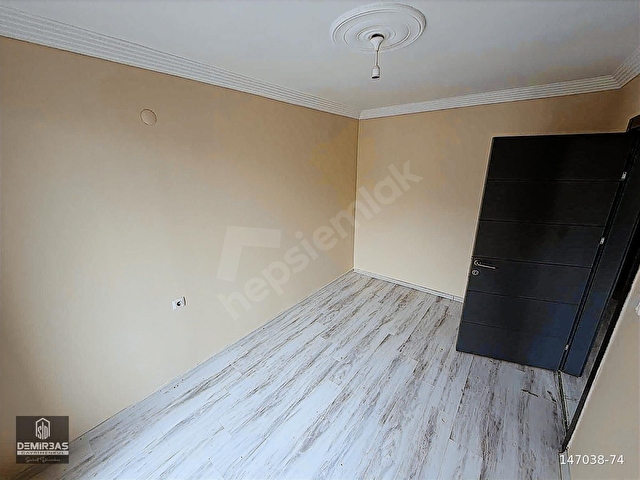 Demirbaş Gayrimenkulden Üni. Böl. Kiralık 1+1 Daire - Görsel 6