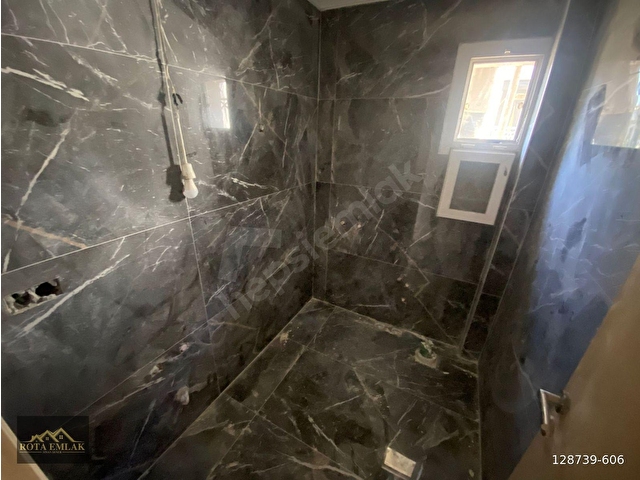 ROTA EMLAKTAN GÜMÜLDÜRDE DENİZE 250M MESAFEDE 2+1 SATILIK DAİRE - Görsel 11