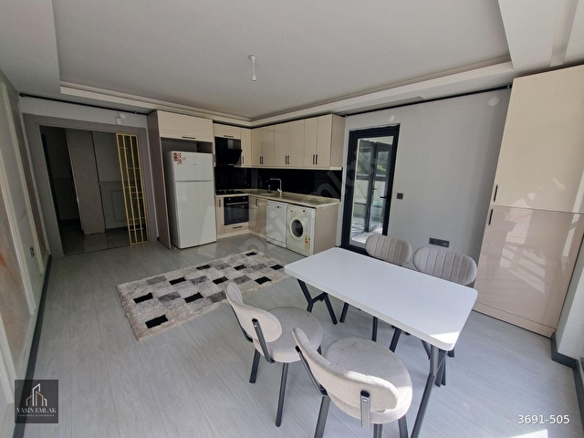 BULVARA YAKIN ÇİFT BANYO GENİŞ CAM BALKONLU KİRALIK 2+1 DAİRE - Görsel 7