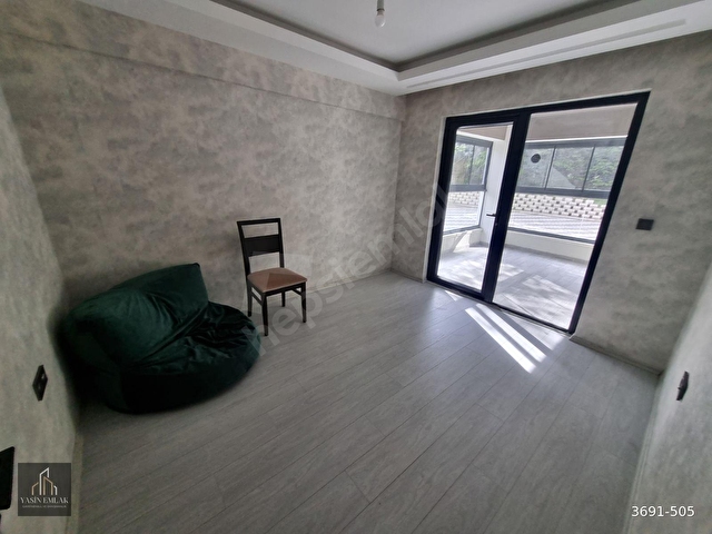 BULVARA YAKIN ÇİFT BANYO GENİŞ CAM BALKONLU KİRALIK 2+1 DAİRE - Görsel 14