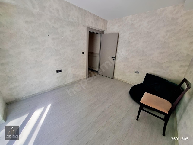 BULVARA YAKIN ÇİFT BANYO GENİŞ CAM BALKONLU KİRALIK 2+1 DAİRE - Görsel 13
