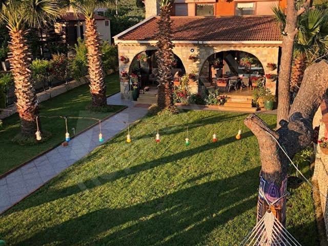 CM GROUP İNVEST | ERDEK NARLIda Denize Sıfır Bahçeli Özel Villa - Görsel 3