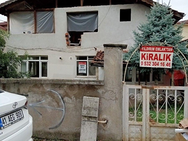 İHSANİYE MERKEZ MAH. 3+1 135 M2 KULLANIM ALANLI BAHÇELİ MÜSTAKİL EV - Görsel 24