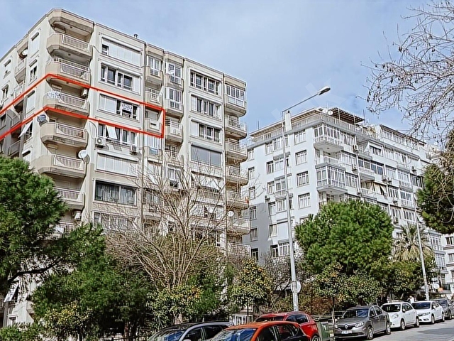 göztepe metro karşısı cadde üzeri asansör ve otoparklı köşe 3+1