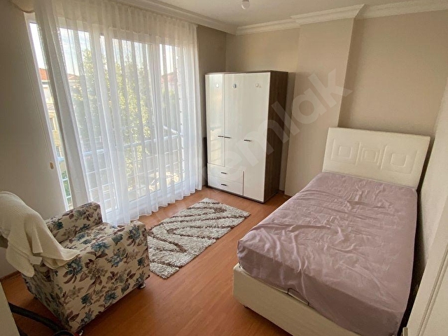 GİZLİ EMLAKTAN B.BELEDİYE ALT TARAFINDA,ARA KAT,EŞYALI 1+1DAİRE - Görsel 7