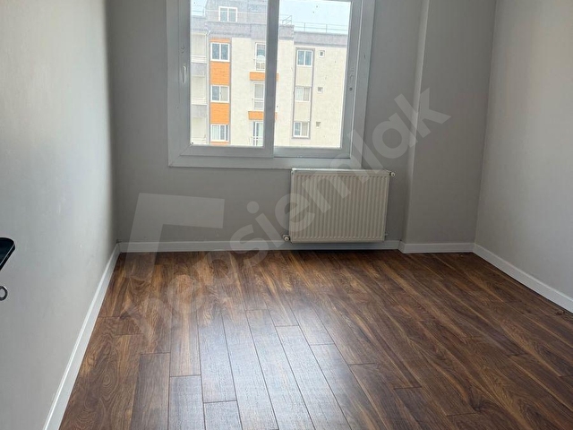 Ay As emlaktan site içerisinde kiralık boş daire - Görsel 2
