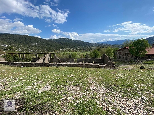 ANTALYADA SATILIK ARSA 4 VİLLA YERİ 2.500m2 KÖYİÇİ İMAR