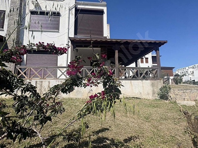 KIYIKIŞLACIK TEPEKÖY TATİL SİTESİNDE MARİNA VE KÖRFEZ MANZARALI