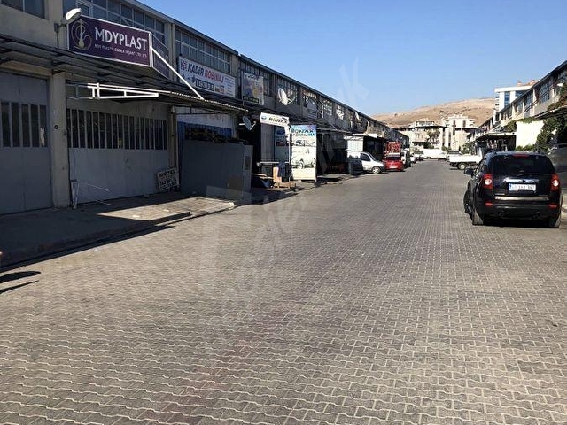 Balatçık Ege Sanayi Sitesinde batarlı dükkan - Görsel 7