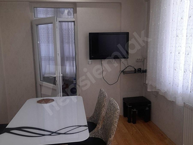 TIME KURUMSALDAN-BAHÇELİEVLERDE-AİLE APARTMANINDA-EŞYALI-2+1 - Görsel 6