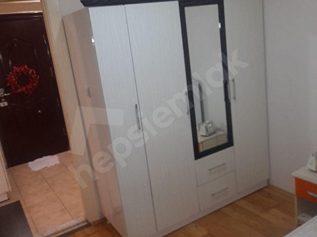 TIME KURUMSALDAN-BAHÇELİEVLERDE-AİLE APARTMANINDA-EŞYALI-2+1 - Görsel 14