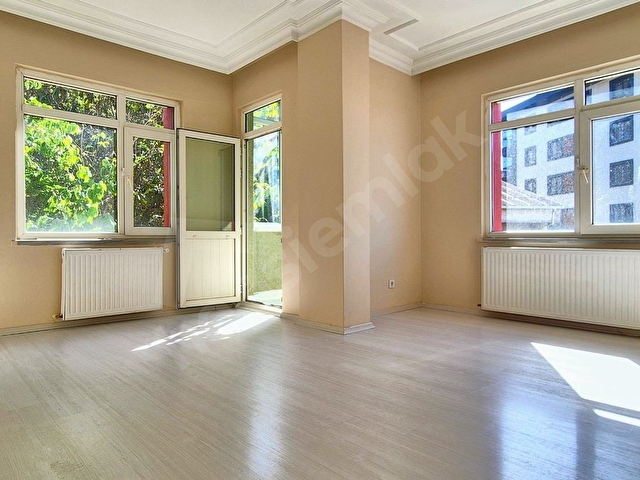 ÇAMLICA FERAH MAHALLESİNDE  1. KATTA 2+1 85M2 1 KAPALI BALKONLU KİRALIK DAİRE.