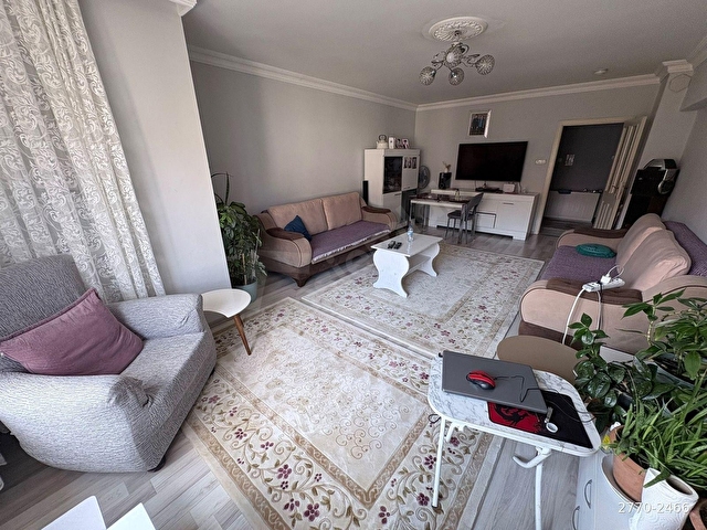 NUR EMLAKTAN HÜSEYİNGAZİ GÖBEKTE KATTA 3+1 SATILIK DAİRE - Görsel 2