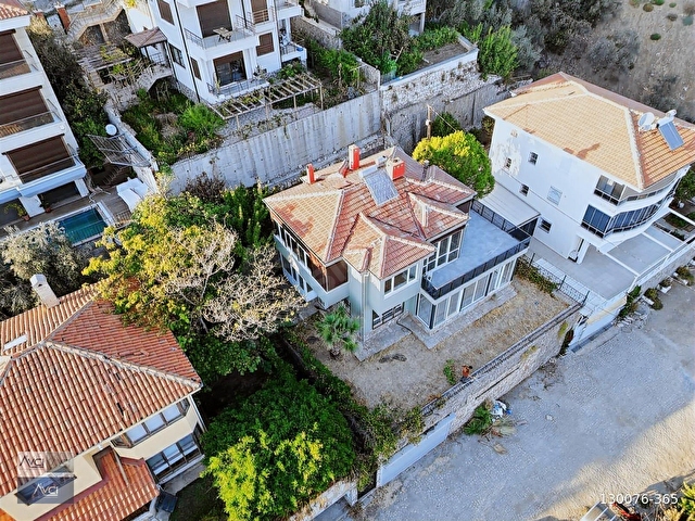 AVCIDAN ALTINOLUK 3+1 VİLLA MANZARA OTOPARK SÖMİNE 368m2 ARSA - Görsel 2