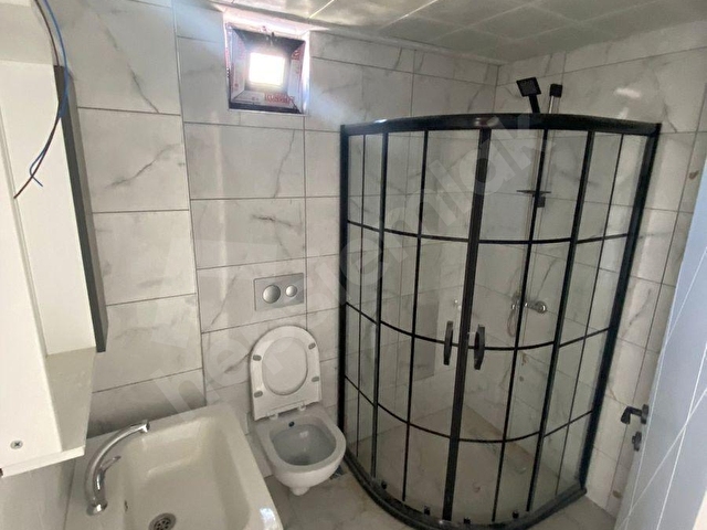 KARAKUŞTAN MERKEZİ KONUMDA 2.KATTA GÜNEY BATI CEPHELİ 1+1 DAİRE - Görsel 9