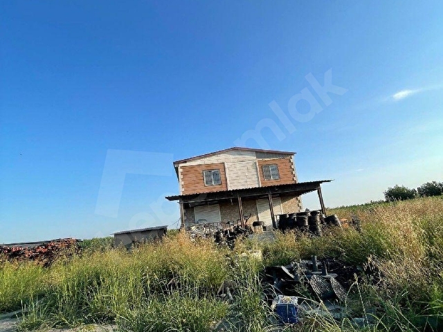 Adanalıoğlu yolunda Yeşilkuyu mahallesinde 3800 M2 içinde iki katlı ev olan SATILIK TARLA - Görsel 3