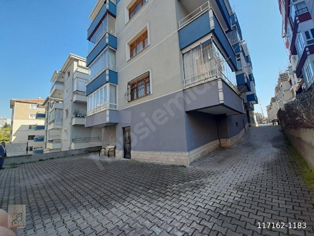 YEŞİLYURT GAYRİMENKULDEN SELÇUKLU MAHALLESİNDE SATILIK DAİRE