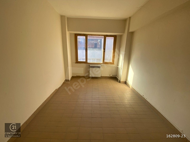 ADAPAZARI MERKEZDE 3 ODALI SATILIK OFİS - Görsel 6