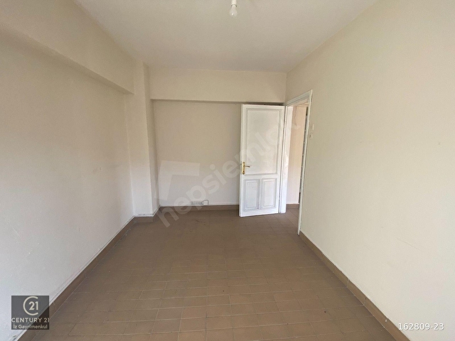 ADAPAZARI MERKEZDE 3 ODALI SATILIK OFİS - Görsel 9