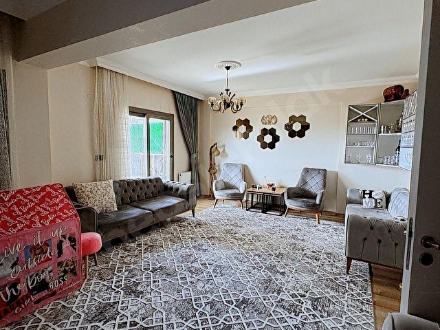 Cennetoğlu Mahallesinde Bahçeli Dev Gibi 2+1 150m2 net - Görsel 6