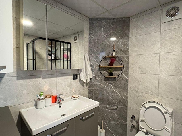 Cennetoğlu Mahallesinde Bahçeli Dev Gibi 2+1 150m2 net - Görsel 28