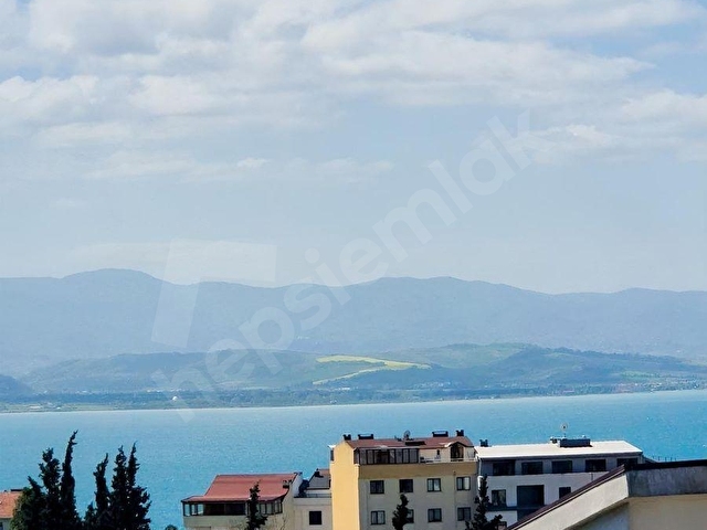 KOCAELİ DARICA BAĞLABAŞI MAHALLESİNDE SATILIK 4+1DUBLEX DAİRE