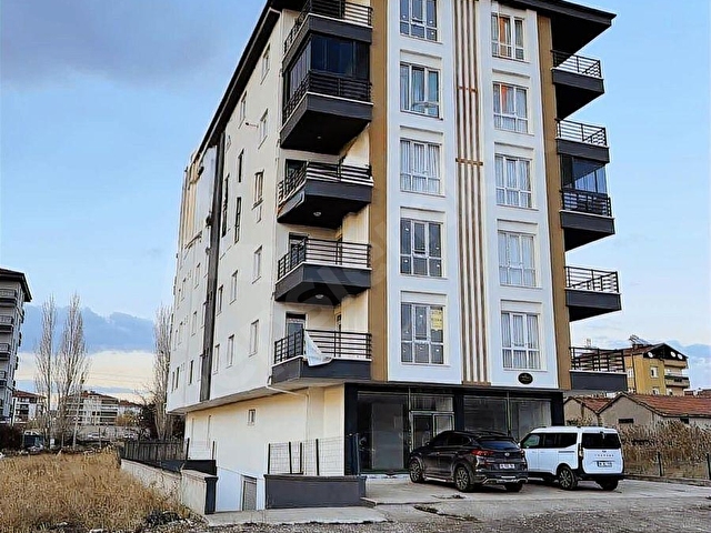 SIFIR YENİ BİTMİŞ OTURUMA HAZIR DAİRE 3+1 155 M2 KARE 4.KAT