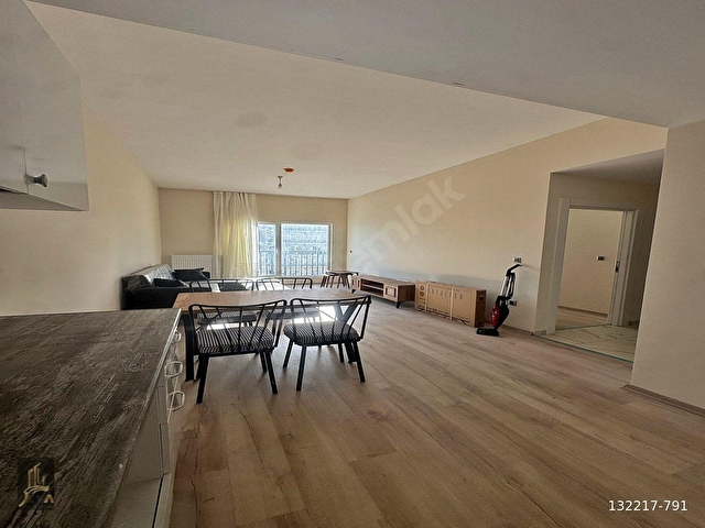 1+1 SİTE İÇİ CADDE ÜZERİNDE TEMİZ EŞYALI KİRALIK DAİRE - Görsel 23
