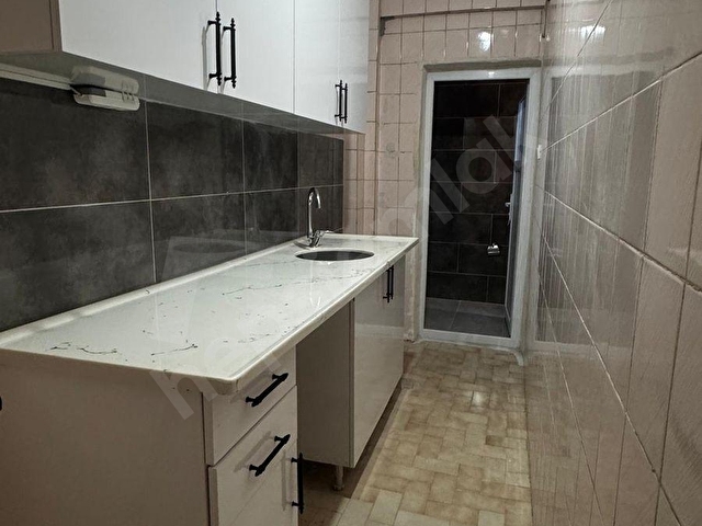 GÜLTEPEDE CADDEYE YAKIN İÇİ YENİLENMİŞ 1,5 + 1 BALKONLU DAİRE - Görsel 15
