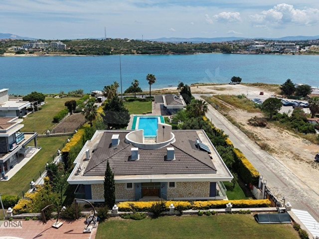 Çeşme Dalyanda Satılık 6+2 Malikane Ve Restoran