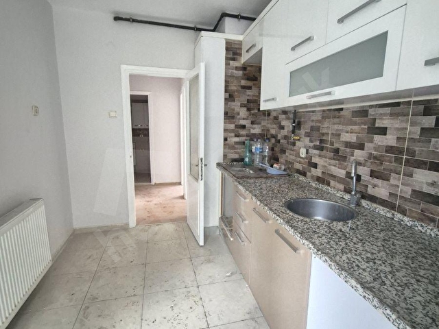 İzmir Karşıyaka Bahçelievler kiralık 2+1 doğalgazlı köşe daire - Görsel 5