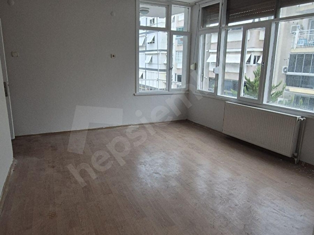 İzmir Karşıyaka Bahçelievler kiralık 2+1 doğalgazlı köşe daire - Görsel 3