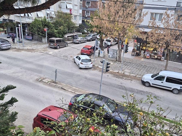 İzmir Karşıyaka Bahçelievler kiralık 2+1 doğalgazlı köşe daire - Görsel 21