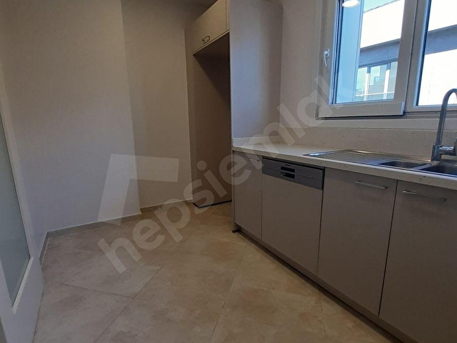 SAHİLDE PRESTİJLİ BİNA 3+1 GENİŞ EBEVEYN+BALKON+2 ARAÇ OTOPARK - Görsel 14