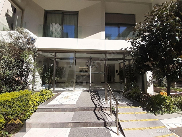 SAHİLDE PRESTİJLİ BİNA 3+1 GENİŞ EBEVEYN+BALKON+2 ARAÇ OTOPARK - Görsel 3