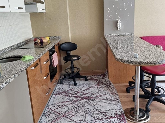 SELÇUKLU İSTANBUL YOLUNA CEPHE SİTE İÇİNDE 1+1 EŞYALI DAİRE - Görsel 11