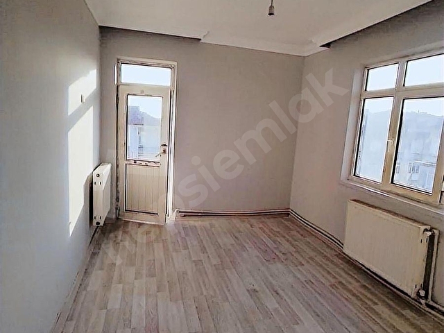 KUZEY EMLAKTAN METRO YAKINI 3+1 BOŞ ÖN CEPHE SATILIK DAİRE - Görsel 3