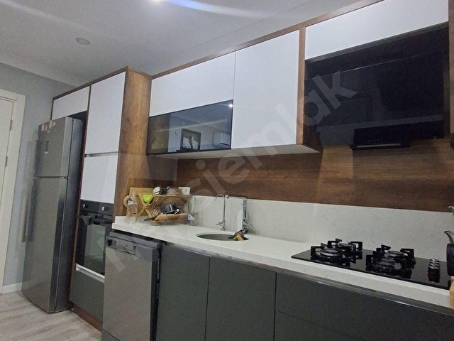 AYVALIK SARIMSAKLI TAM MERKEZDE EŞYALI SATILIK 2+1 DAİRE - Görsel 6