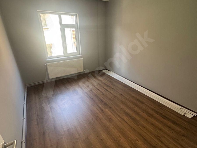 İstasyon Caddesinde Sıfırlanmış Kiralık 2+1 Daire - Görsel 12