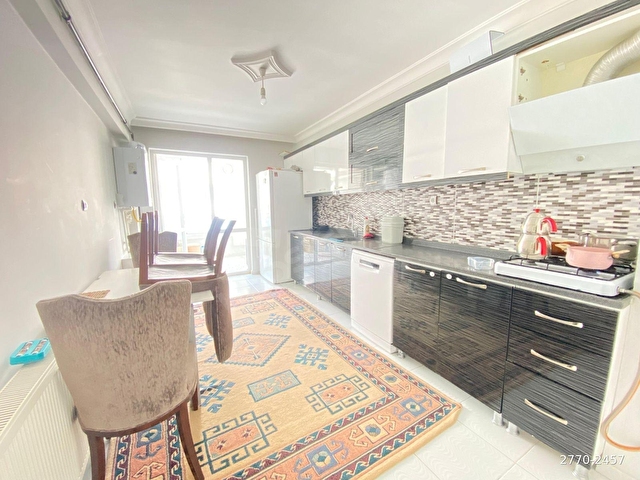 BEŞİKKAYADA 3.KAT 3+1 ASANSÖRLÜ CADDE YAKINI ÖN CEPHE DAİRE - Görsel 4
