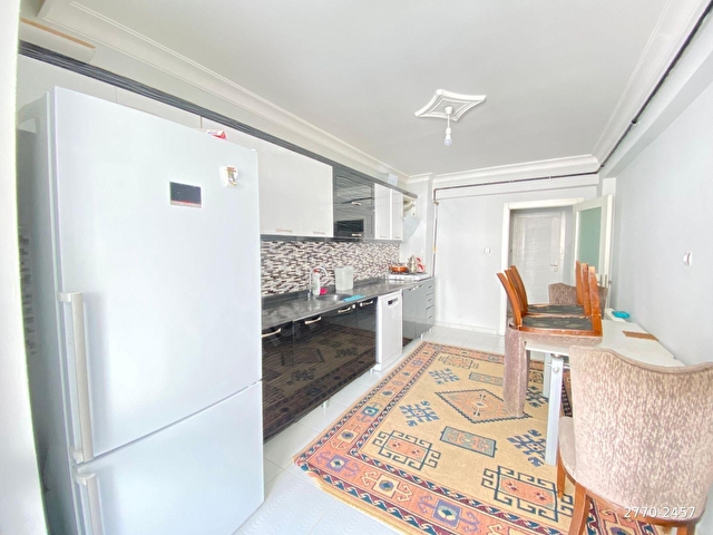 BEŞİKKAYADA 3.KAT 3+1 ASANSÖRLÜ CADDE YAKINI ÖN CEPHE DAİRE - Görsel 2