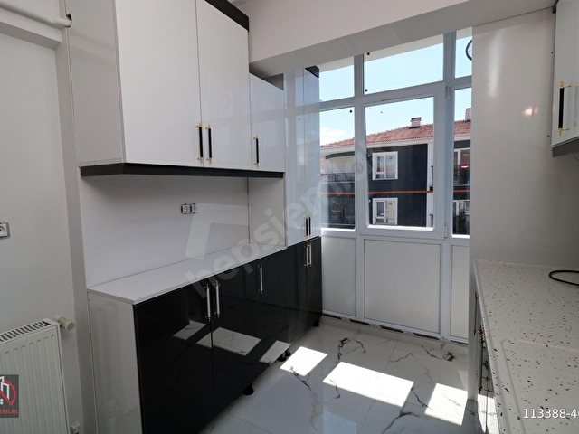 EMRE EMLAKTAN AKŞEMSETTİNDE ÖN CEPHE KÖŞE BİNA FULL YAPILI 3+1 SATILIK DAİRE - Görsel 6