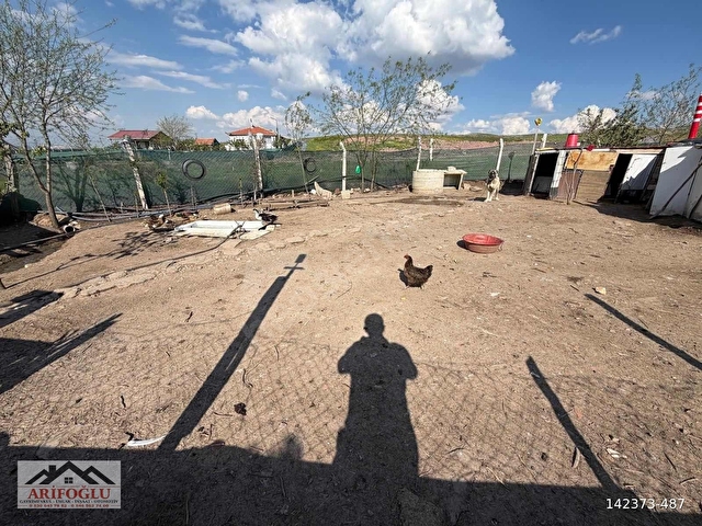 ARİFOĞLUDAN ANA YOLA SIFIR KAYITLI 2+1 EVLİ 580 m2 HİSSELİ ARSA - Görsel 27