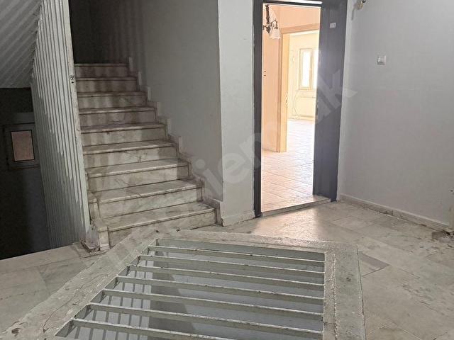 Kızıltepenin tam göbeğinde satılık daire - Görsel 18