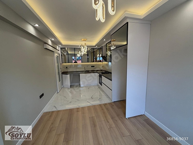 SOYLU GAYRİMENKULDEN SOKULLU CADDE ÜZERİNDE 3+1 1.KAT EBEVEYN BANYOLU FULL YAPILI SATILIK DAİRE - Görsel 4