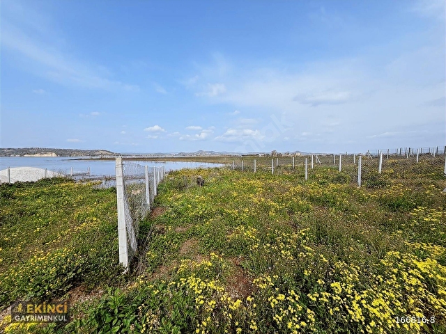 EKİNCİ GAYRİMENKUL`DEN GÖL MANZARALI TEL İLE ÇEVRİLİ 300 m2 ARSA - Görsel 2