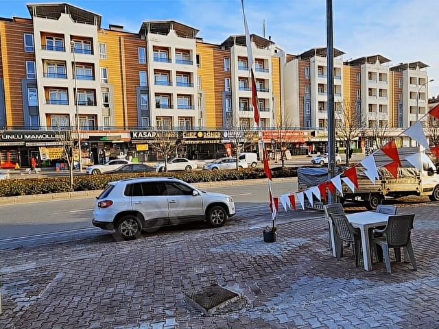 KOSOVA MAHALLESİNDE CADDE ÜZERİ CİROSU YÜKSEK ÇİĞ KÖFTE DÜKKANI - Görsel 4