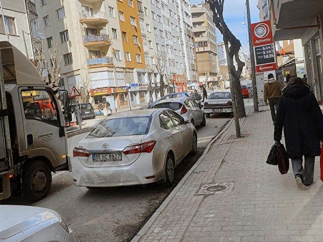 EMLAKCIMDAN SİVRİHİSAR CAD. ÜZERİ ARA KAT FERAH 2+1 ASANSÖRLÜ - Görsel 22