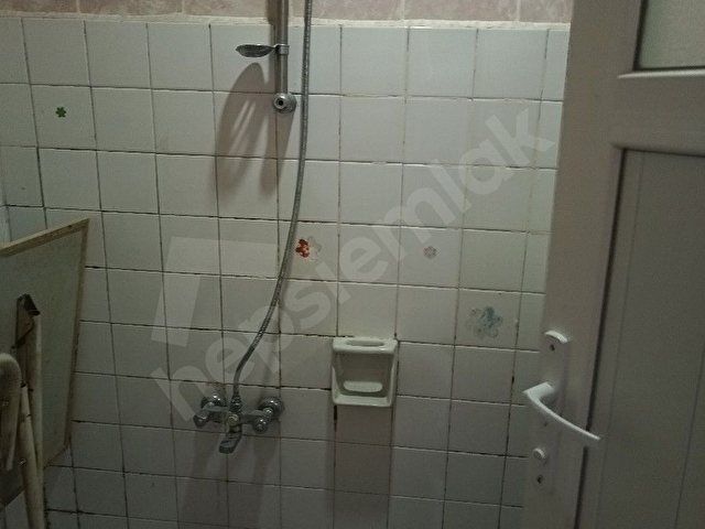 çarşı merkezde lise cadsinin arka caddesi 3+1 eşyalı daire - Görsel 13