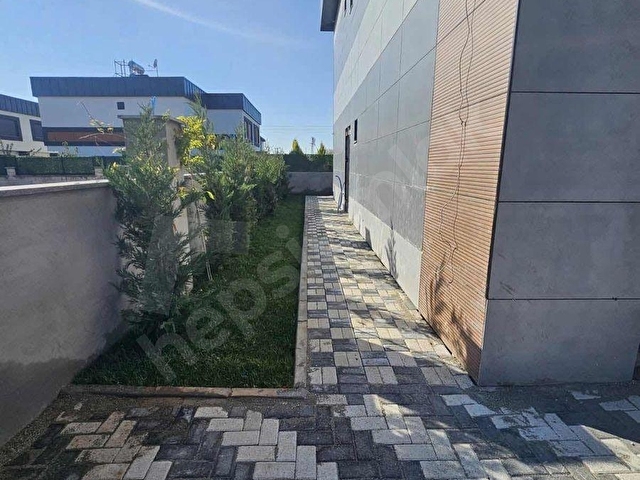 ESENTEPENİN GÖZDE BÖLGESİNDE | 500 m² ARSA İÇİNDE HAVUZLU VİLLA - Görsel 8